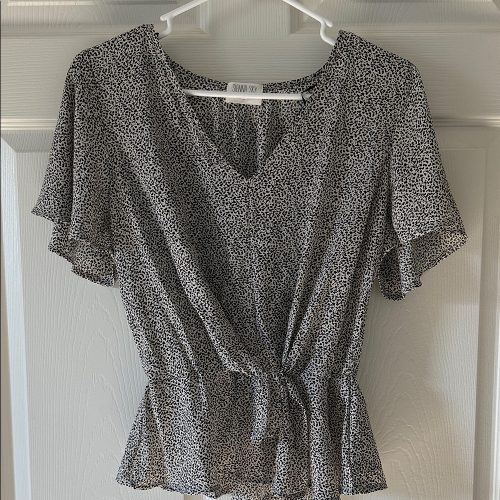 Black and White Patterned Women's Top